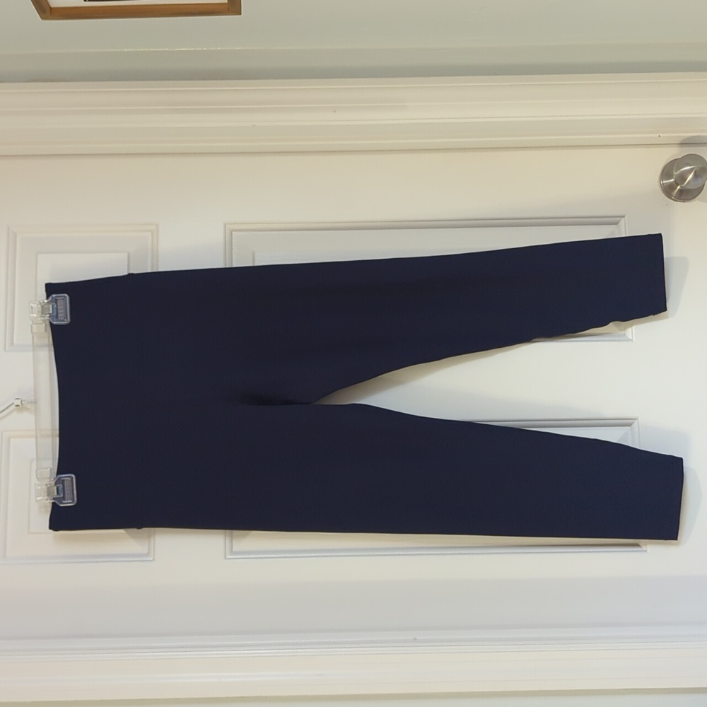 Zyia- naxy 8-10 light and tight leggings